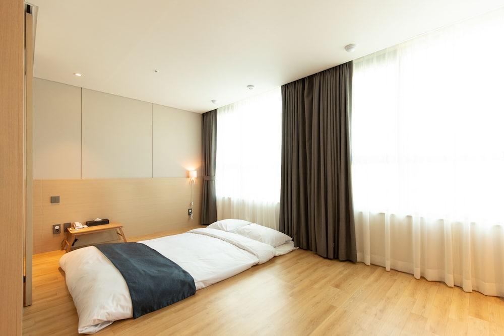 Hotel Winstory Seogwipo Ngoại thất bức ảnh